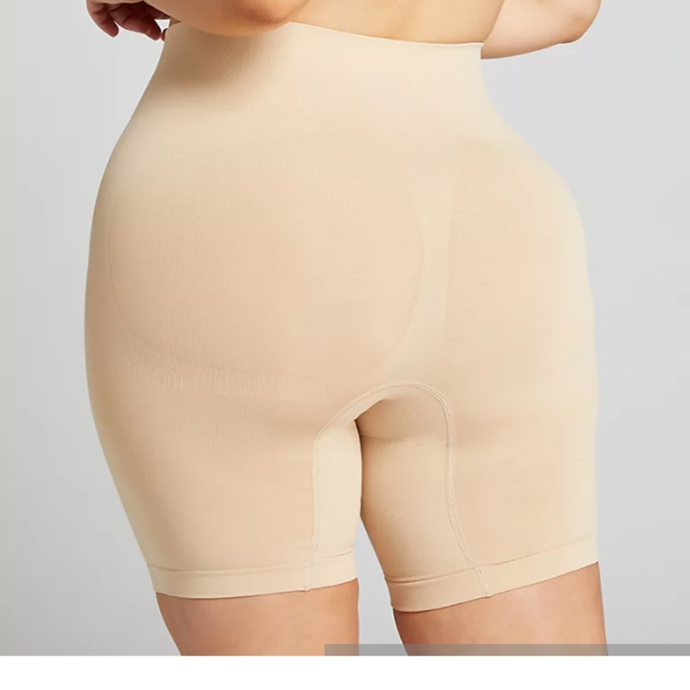 Cacique the slimmer short size 22/24 brand new with tag